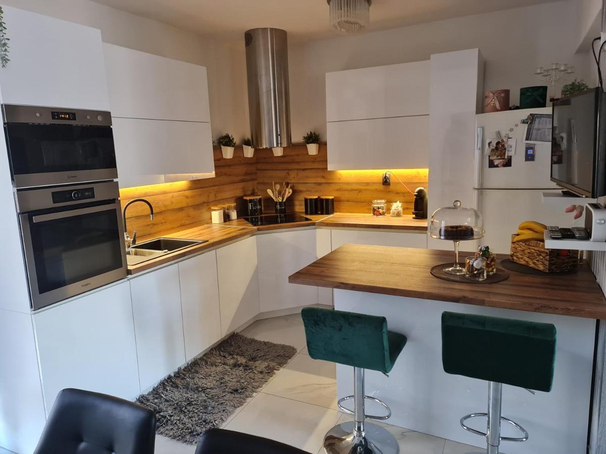 Luxury Apartments Mia Подстрана Экстерьер фото