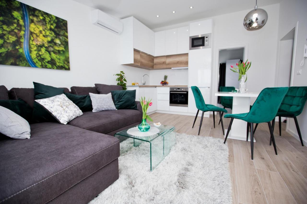 Luxury Apartments Mia Подстрана Экстерьер фото